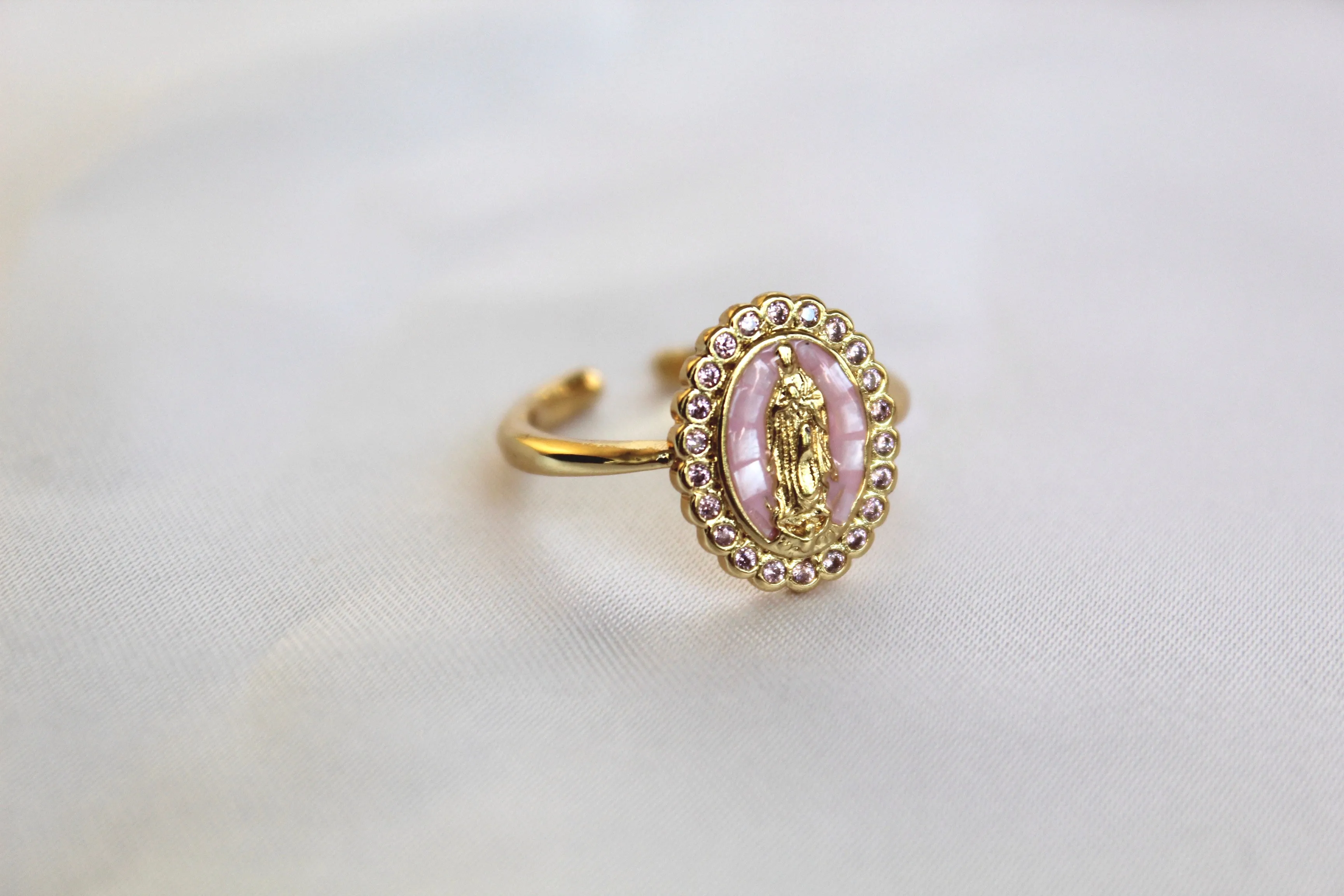 Ave Maria Ring in Pink