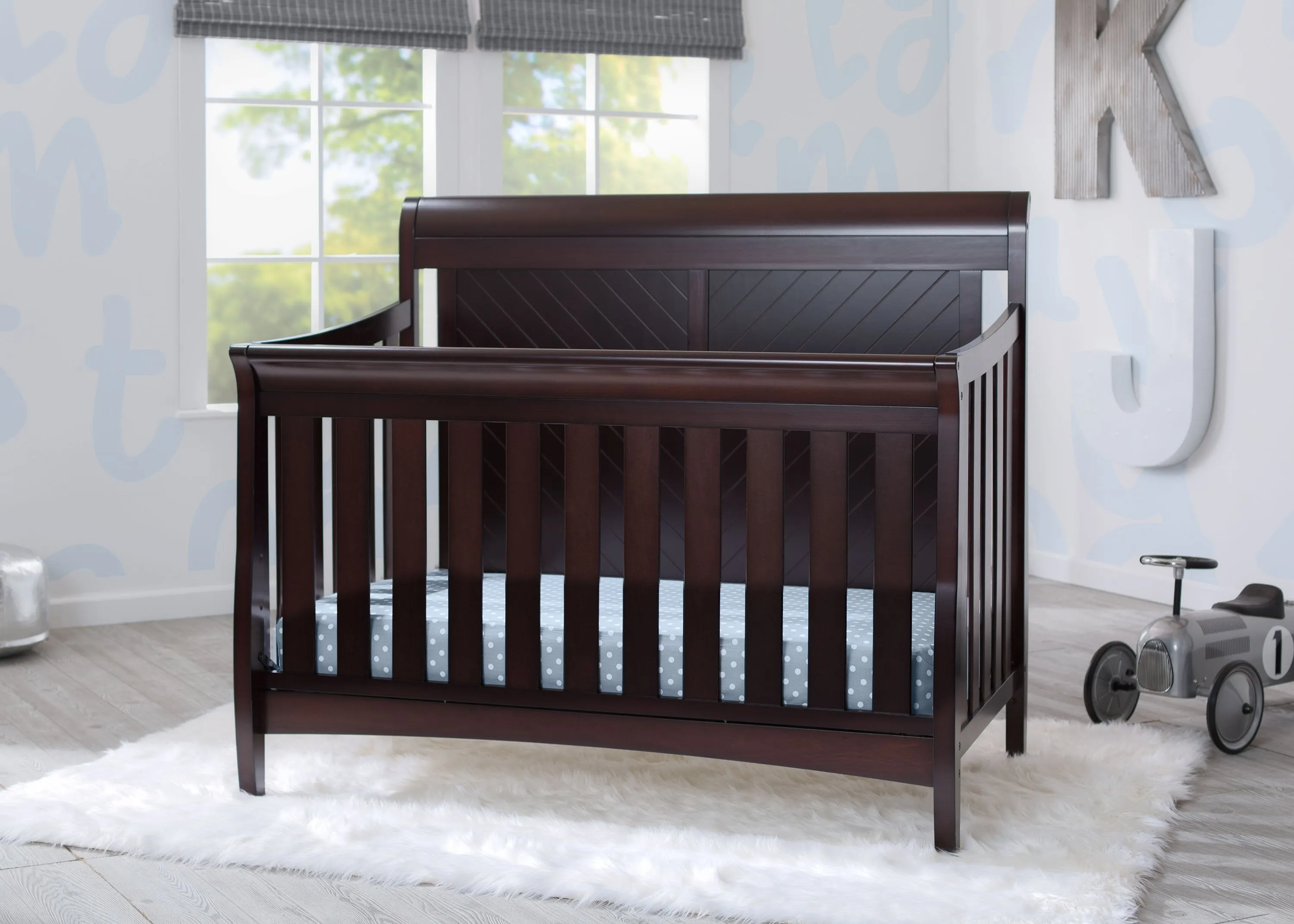 Bennington Elite Sleigh 4-in-1 Convertible Crib