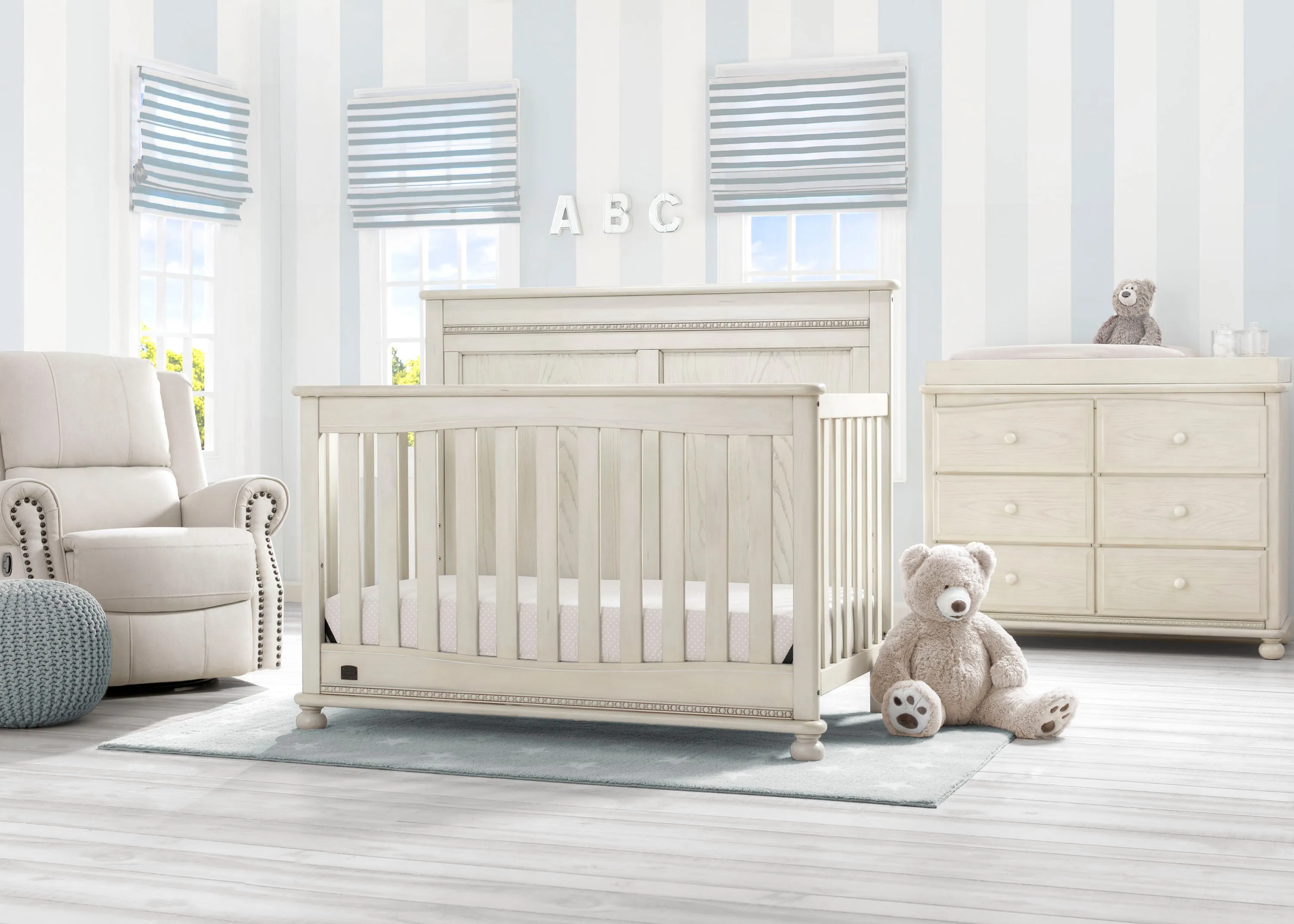 Fontana 4-in-1 Convertible Crib