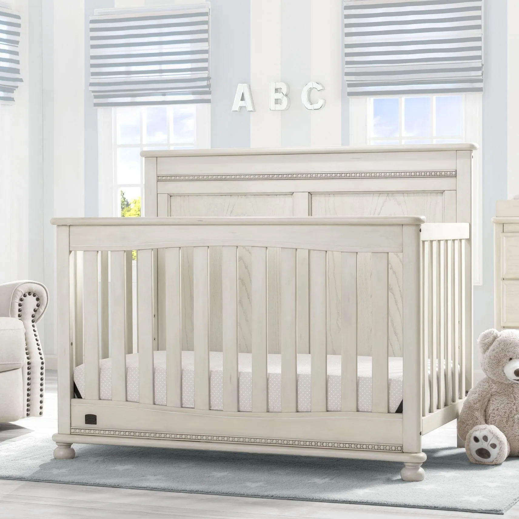 Fontana 4-in-1 Convertible Crib