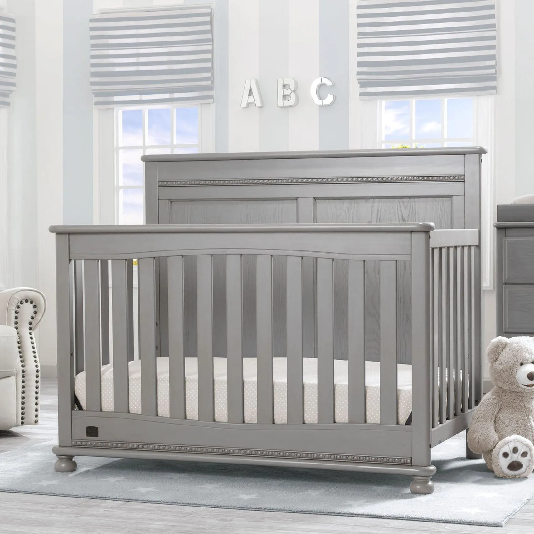 Fontana 4-in-1 Convertible Crib