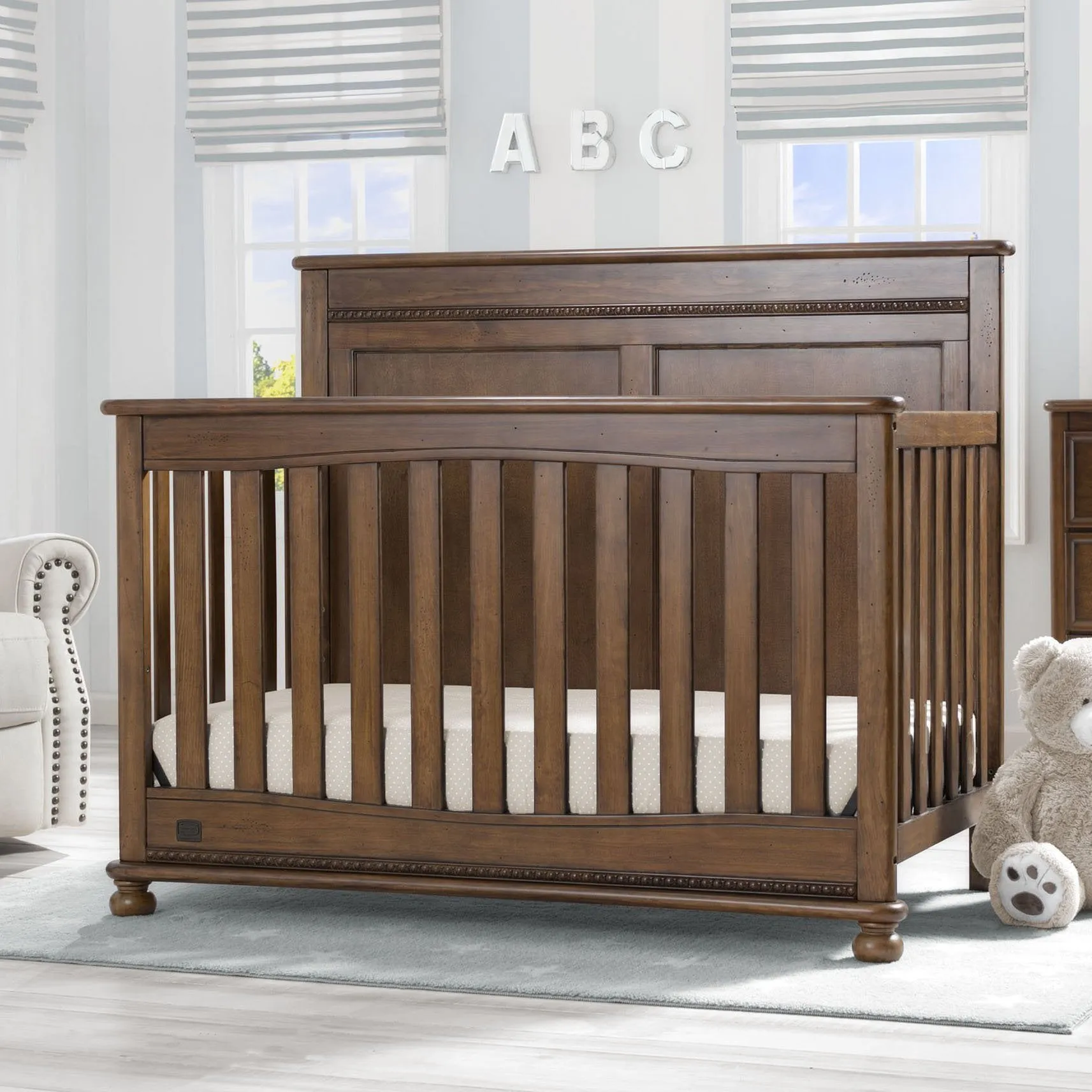 Fontana 4-in-1 Convertible Crib