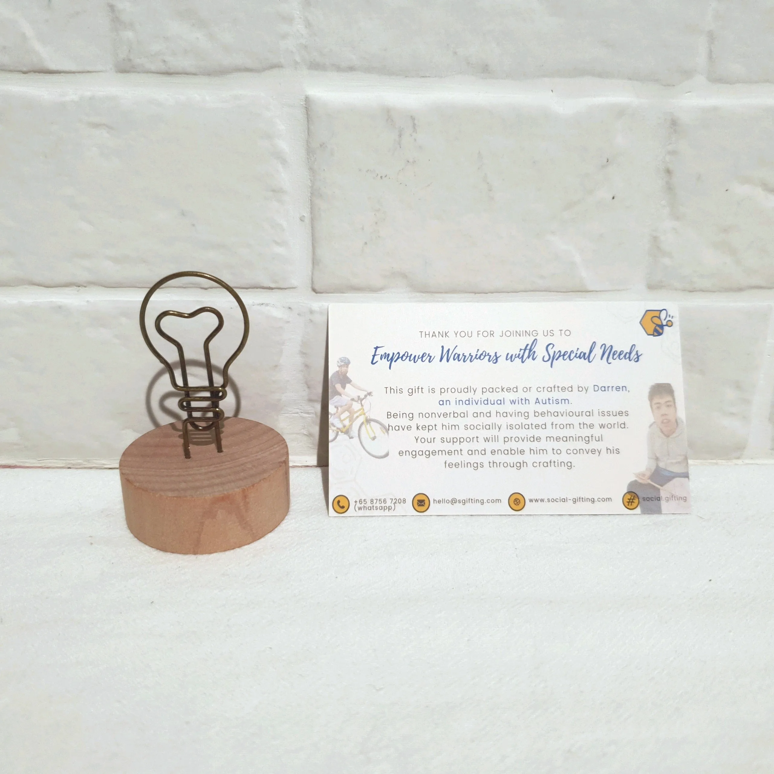 Light Bulb Card Holder