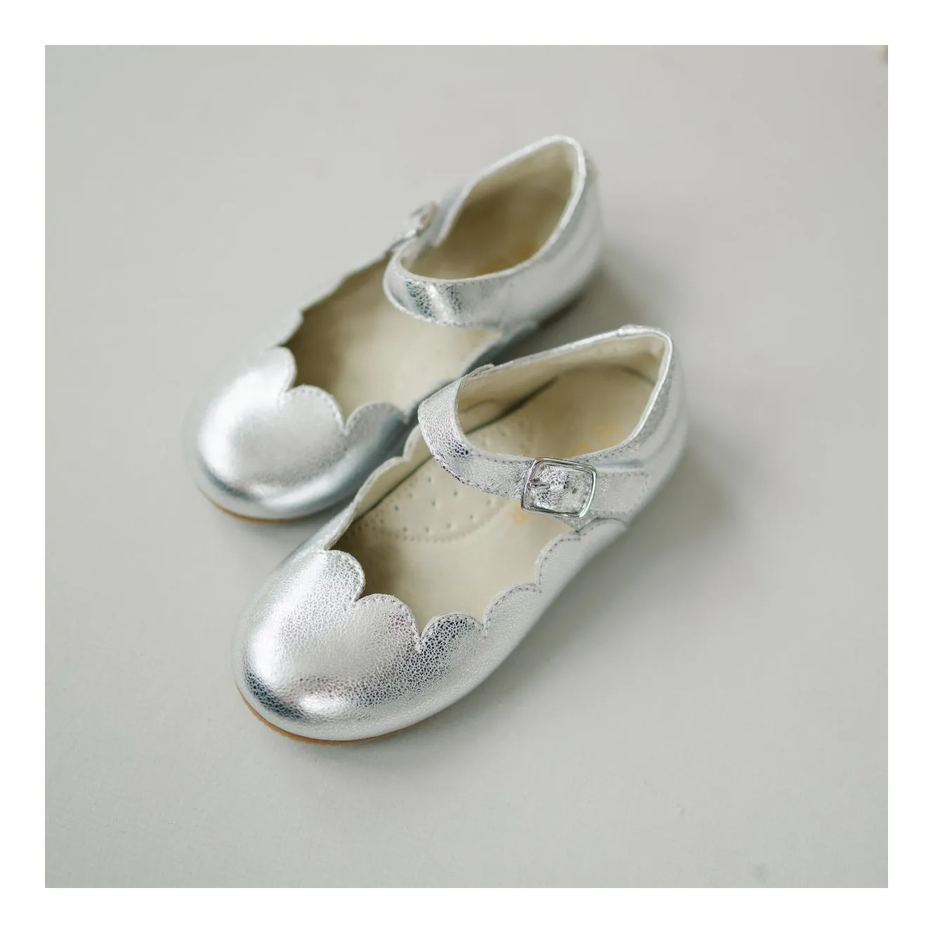 Sonia Scalloped Flat