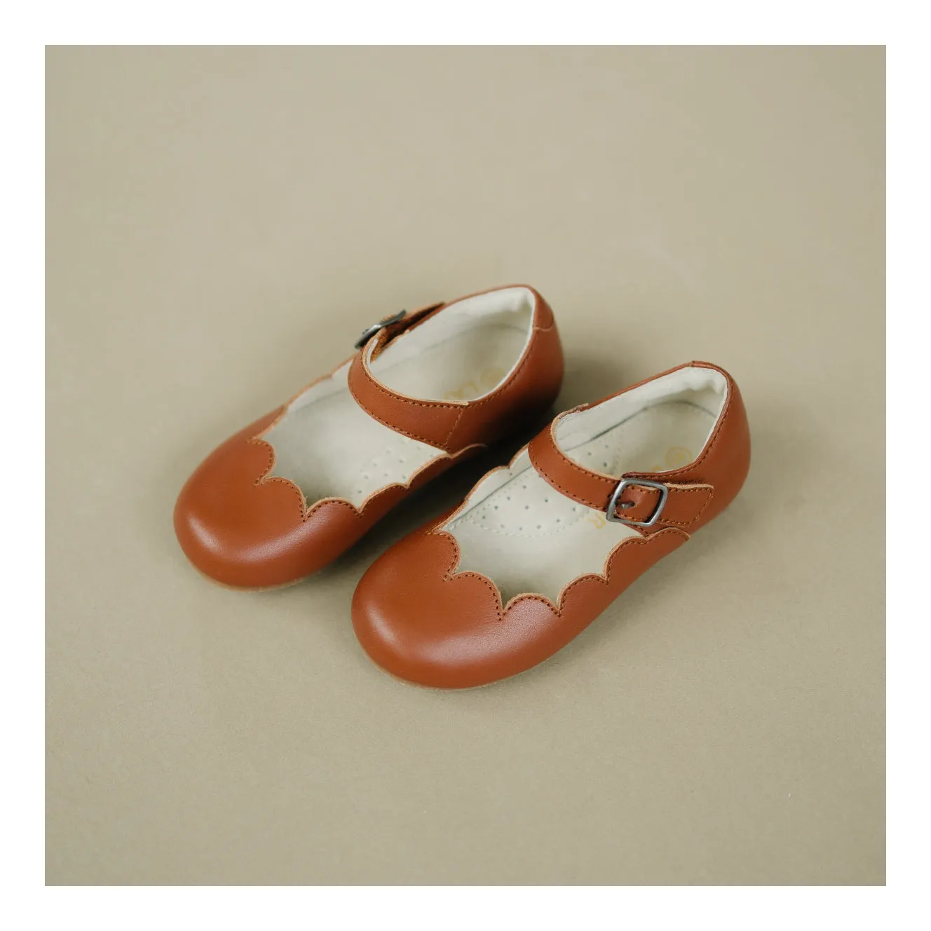 Sonia Scalloped Flat